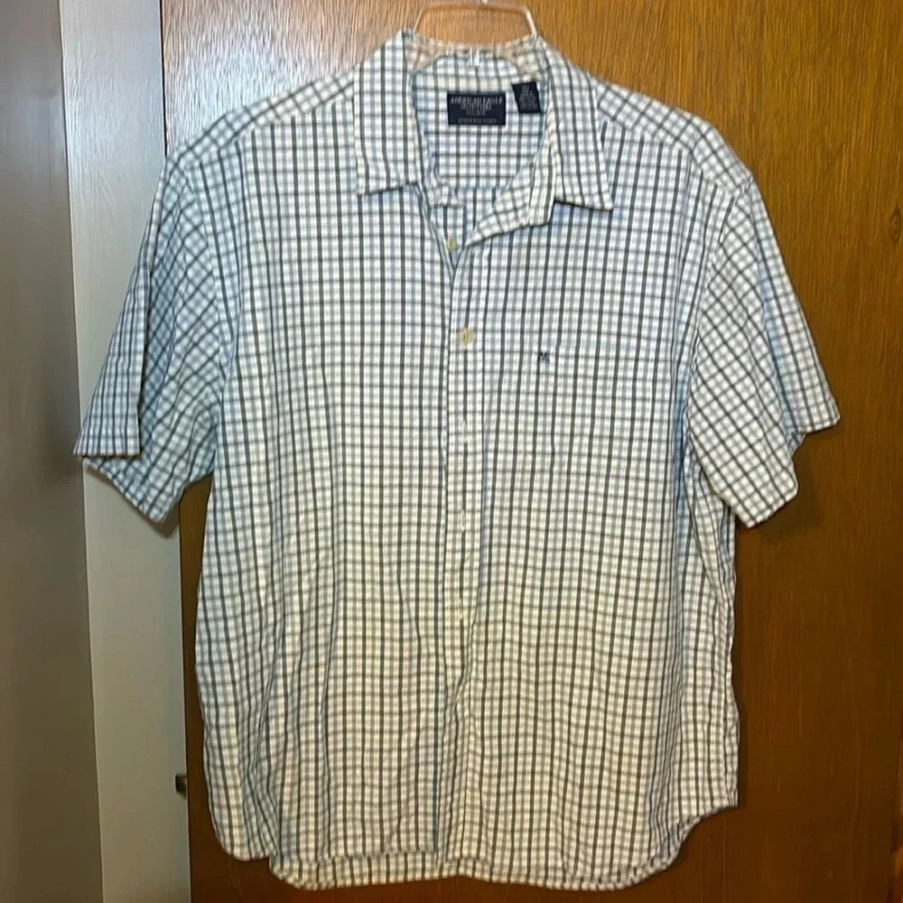 American Eagle Men’s Short Sleeves Button Down Shirt Size XL